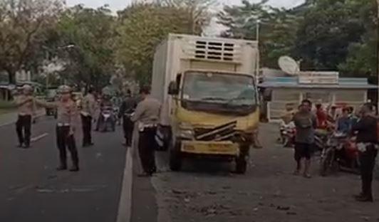 Anggota Polisi Tewas Tertabrak Truk di Ngawi, Motor Terseret Beberapa Meter