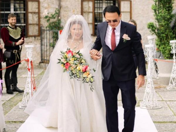 Adik Ahok, Fifi Lety Tjahaja Purnama, menikah di usia 56 tahun. (Foto: Instagram)