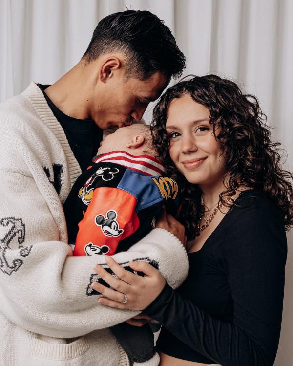 Keluarga kecil Tijjani Reijnders. (Foto: Instagram)