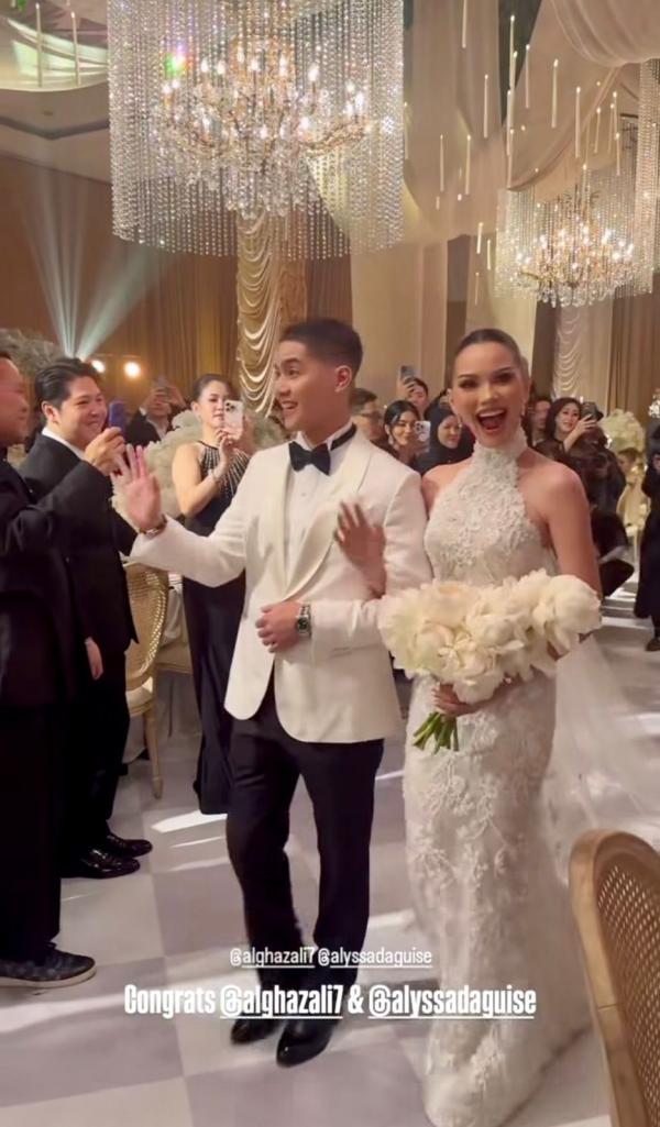 Penampilan Alyssa Daguise di momen resepsi pernikahan mengenakan dress Hian Tjen. (Foto: Instagram)