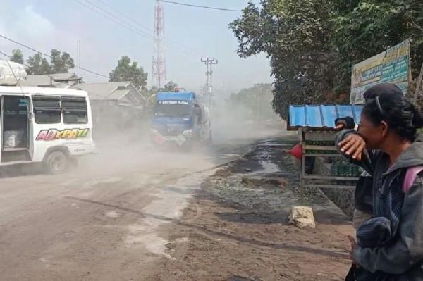 Warga Flores Timur Dilanda Ketakutan Erupsi Gunung Lewotobi, Mulai Evakuasi Mandiri