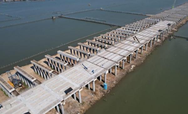 Progres Pembangunan Jalan Tol Semarang-Demak Seksi 1 Tembus 44,26 Persen, Terintegrasi Tanggul Laut