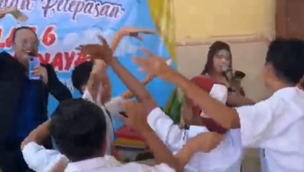 Viral Siswa SD di Tulungagung Nyawer Biduan saat Perpisahan, Sekolah Ngaku Kecolongan