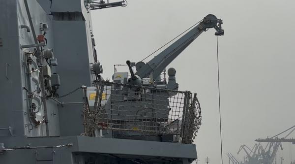 HMS Richmond mempunyai perahu yang mampu hingga kecepatan 30 knot untuk menghadapi ancaman jarak dekat, pemeriksaan dan pengamanan kapal musuh di tengah laut. (Foto: Riyan Rizki Roshali)