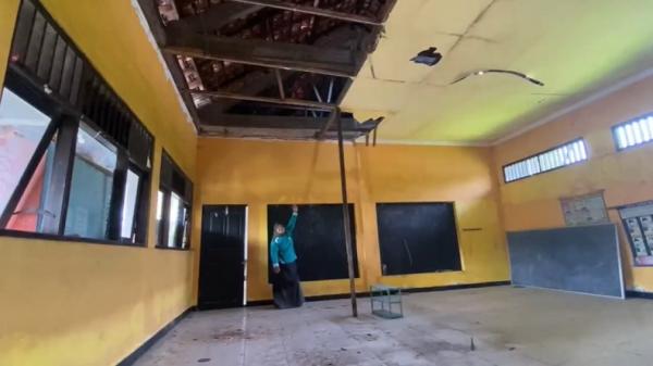 Gegara Bangunan Rusak, SDN Jabon 2 Jombang Hanya Dapat 2 Siswa Baru