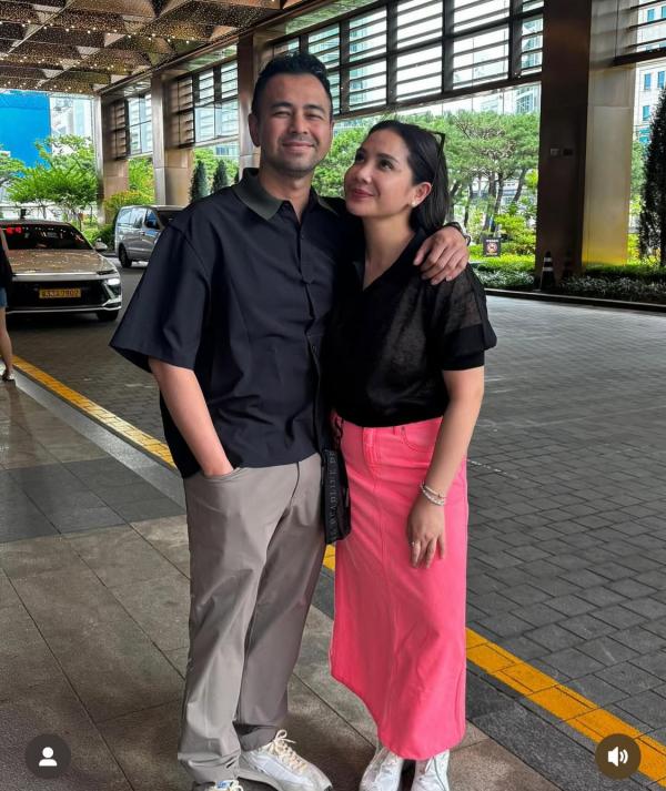 OOTD Raffi Ahmad dan Nagita Slavina sebelum menonton konser BLACKPINK di Korea Selatan. (Foto: Instagram)