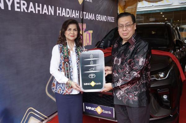 Resmikan Kantor Cabang Samarinda, MNC Bank Serahkan Grandprize kepada Nasabahnya