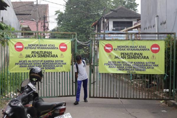 Viral Siswi SD di Semarang, Susuri Sungai ke Sekolah karena Akses Ditutup  Seorang Pengacara - Bagian 1