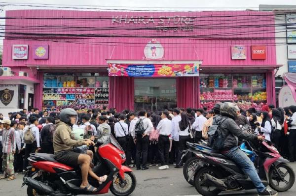1.000 Lebih Pelamar Berebut 50 Posisi Kerja Toko di Cianjur, Digaji Rp1,8 Juta selama Pelatihan