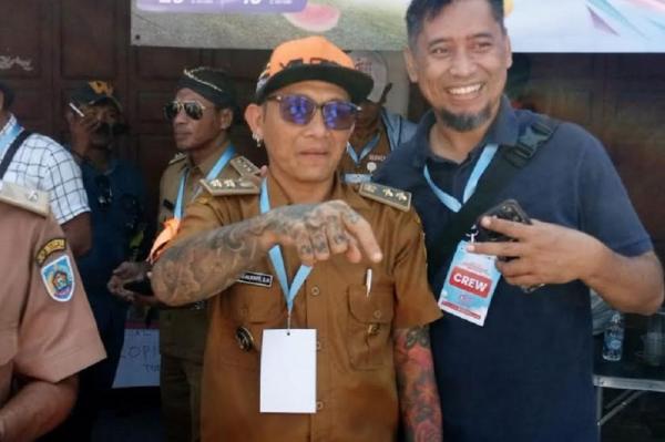 Kades Bertato ala Yakuza Curi Perhatian saat Peresmian Koperasi Merah Putih di Klaten