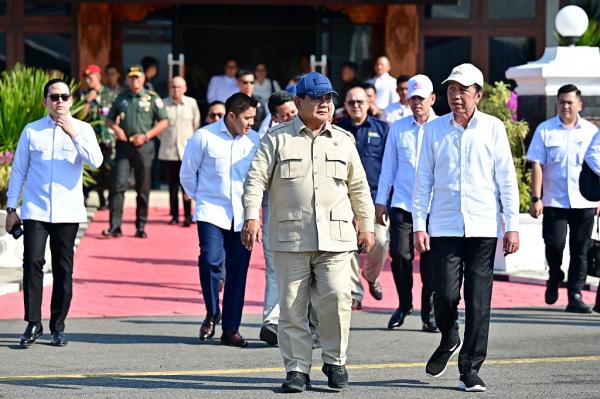Momen Prabowo Diantar Jokowi Sebelum Bertolak ke Jakarta usai Kunker di Jateng