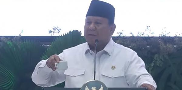 Momen Prabowo Tegur Staf di Pidato Harlah ke-27 PKB: Mau Minum Kopi, Cangkir Isinya Teh