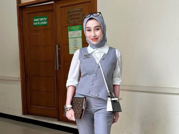 Reza Gladys Ngadu ke Hakim Disebut Muka Abu-Abu oleh Nikita Mirzani  