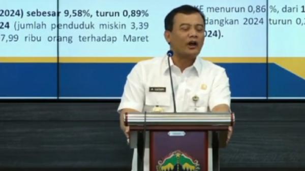 Momen Gubernur Jateng, Ahmad Luthfi menyindir keras pejabat yang sibuk membuat konten dan vlog. (Foto: Istimewa).