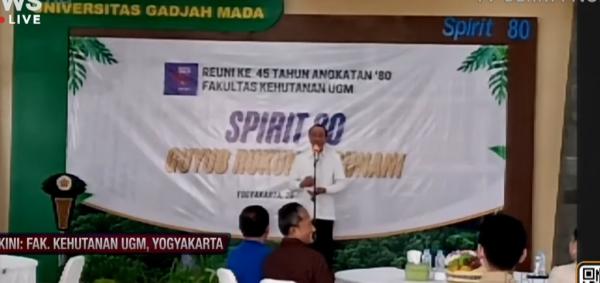 Jokowi memberikan pidato saat hadiri reuni UGM pada Sabtu (26/7/2025). (foto: screenshot)