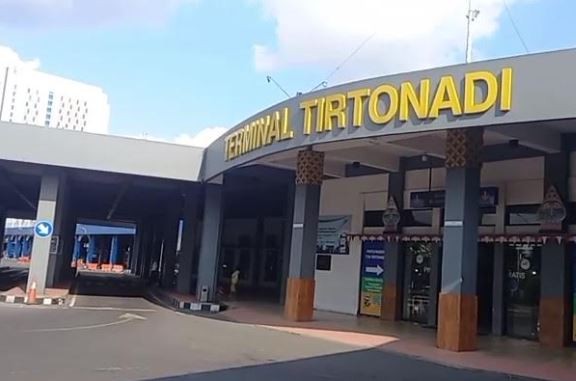 Kondisi Terminal Bus Tirtonadi, Kota Solo usai ramai nama Wakidi ikut dalam reuni ke-45 Fakultas Kehutanan UGM bareng Jokowi. (Foto: vozpublica)
