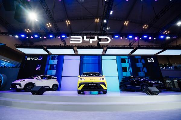 BYD ATTO 1 hadir dengan pilihan warna Apricity White, Sprout Green, dan Cosmos Black. (Foto: dok BYD)