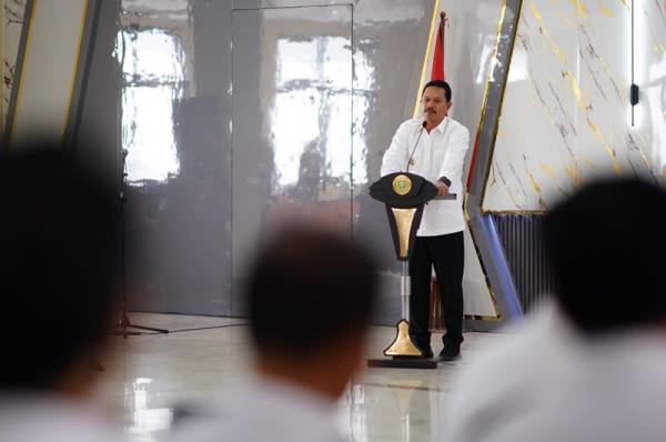 Walikota Madiun Maidi memberikan sambutan dan arahan kepada pengurus dan pengawas Koperasi Kelurahan Merah Putih se-Kota Madiun. (Foto: dok Pemkot Madiun)