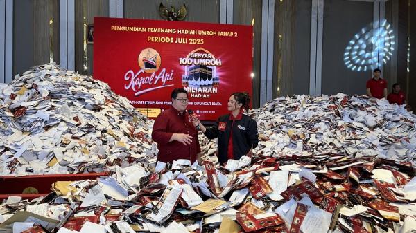 Brand Manager Kopi Kapal Api Wahyu Timothy Brand Manager Kopi Kapal Api Wahyu Timothy saat pengundian pemenang Gebyar 100 Umroh. (Foto: dok Kapal Api)