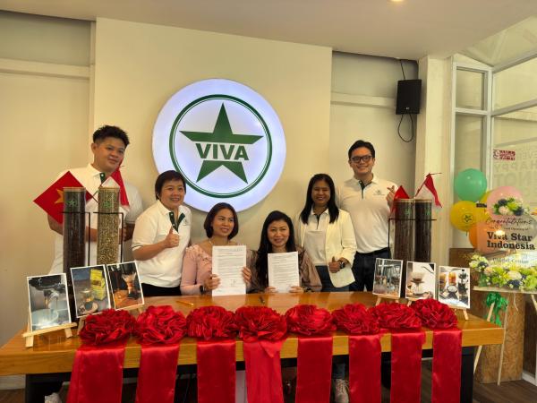 Pengelola kedai kopi Vietnam Pengelola kedai kopi Vietnam. (Foto: Muhammad Sukardi)