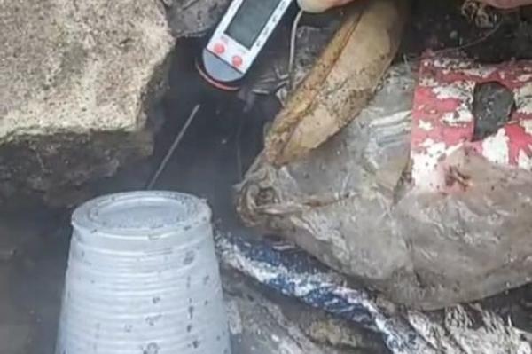 Fenomena Aneh di Depok, Asap Panas Misterius Keluar dari Bawah Tanah