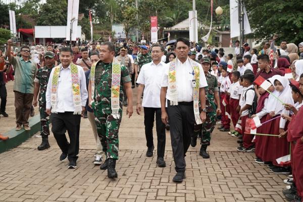 Bank Mandiri Blooming Eceng Gondok (Foto: dok Bank Mandiri)