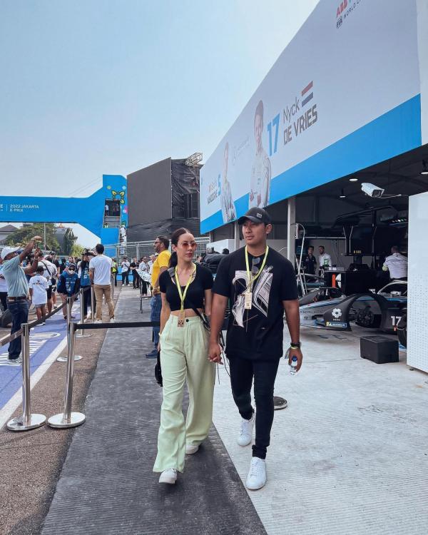 Darma suka dunia balap Darma Mangkuluhur suka dunia balap. (Foto: Instagram)