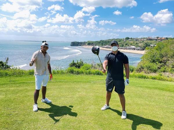 Darma suka Golf Darma memiliki ketertarikan pada golf. (Foto: Instagram)