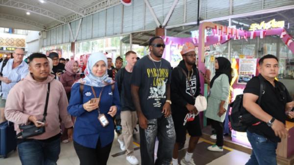 Rapper asal Amerika Melly Mike Tiba di Pekanbaru, Siap Tampil di Penutupan Pacu Jalur  