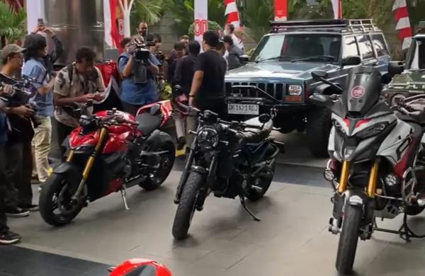Beberapa motor yang disita KPK dalam OTT Immanuel Ebenezer. (Foto: Danandaya Arya Putra)