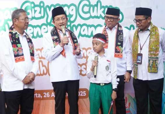 Tinjau Distribusi MBG di 2 Madrasah Jakarta, Menag: Generasi Kuat Indonesia Maju