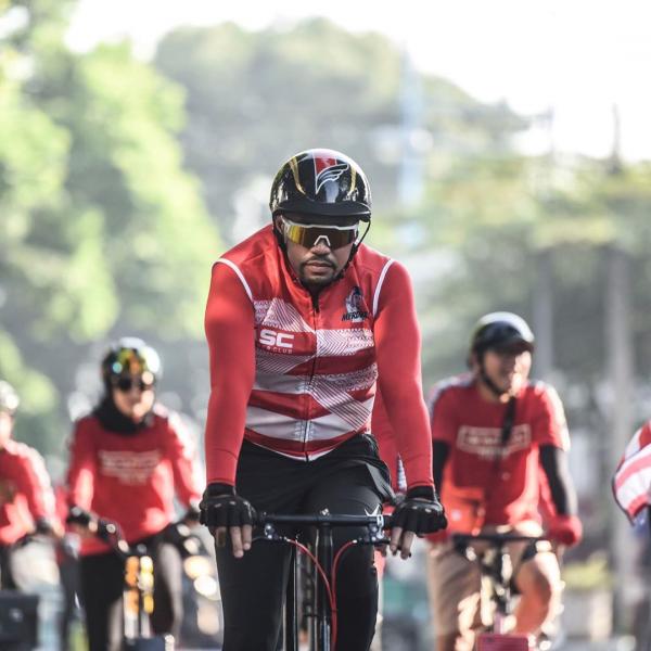 Sahroni gowes di jalanan. (Foto: X)