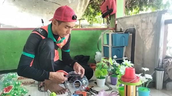 Romadhoni, Petugas Kebersihan Sulap Sampah Plastik Jadi Harapan Baru Jakarta