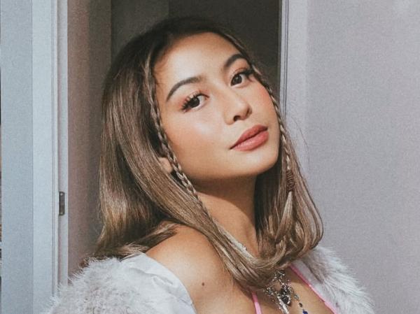 Awkarin Umumkan Pindah ke Melbourne Besok, Ini Alasannya!