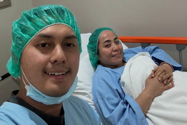 Muzdalifah dan Fadel Islami Muzdalifah dan Fadel Islami gagal menjalani bayi tabung. (Foto: Instagram)