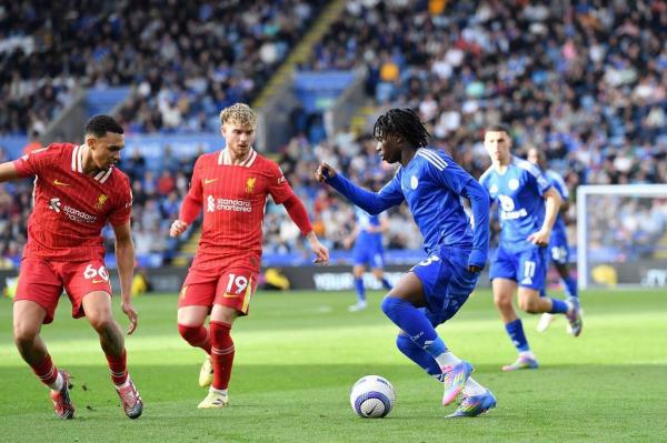 Winger muda Leicester City, Jeremy Monga (kanan), dilirik Real Madrid. (Foto: IG @jeremymonga)