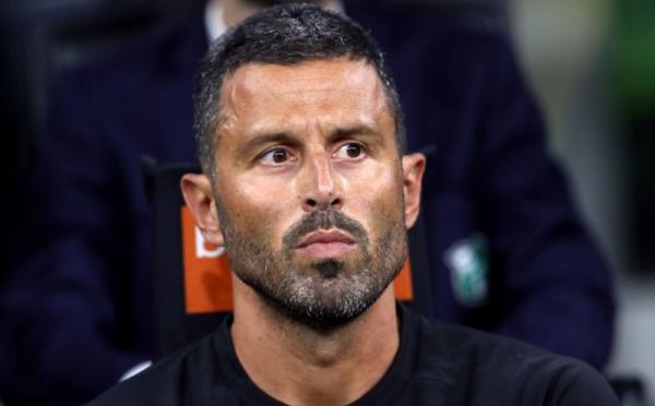 Fabio Grosso Pelatih Sassuolo, Fabio Grosso, tetap memberikan pujian kepada anak asuhnya meski timnya harus menelan kekalahan tipis 1-2 dari Inter Milan (Foto: Football Italia)