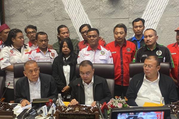 DPR Minta Pemerintah Gratiskan Biaya Perpanjangan SIM Sopir Kendaraan Berat