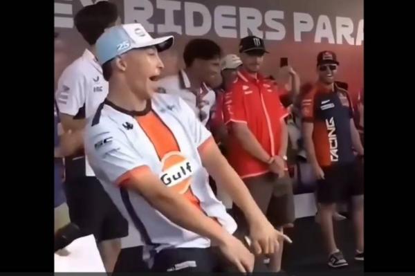 Parade MotoGP Mandalika 2025, Pembalap Dunia Joget Tabola-Bale Bikin Heboh Mataram