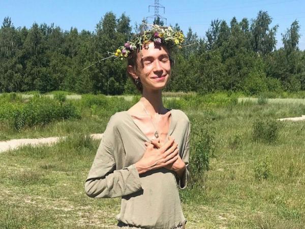 Wanita bernama Karolina Krzyzak memutuskan hanya makan buah selama 8 tahun terakhir dan berujung meninggal dunia. (Foto: Instagram)