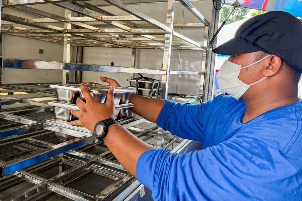 SPPG Mustikasari Bekasi Bantah Video Viral Menu MBG Hanya Ubi dan Pisang
