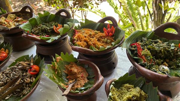 Makanan tradisional di Desa Wisata Duren Sari Trenggalek, Jawa Timur. (Foto: Annastasya Rizqa)