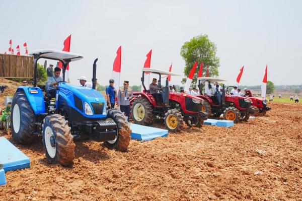 Wapres Gibran Pimpin Tanam Jagung Serentak Polri, Dukung Swasembada Pangan