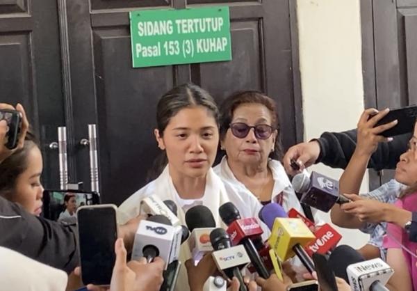 Wajah Franka Makarim sembab usai menangis di ruang Wajah Franka Makarim sembab usai menangis di ruang sidang pada Senin (13/10/2025). (Foto: iNews.id)