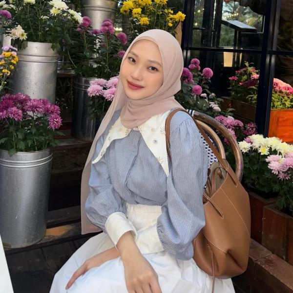 Selebgram Jule alias Julia Prastini yang sedang viral di media sosial. (Foto: Instagram)