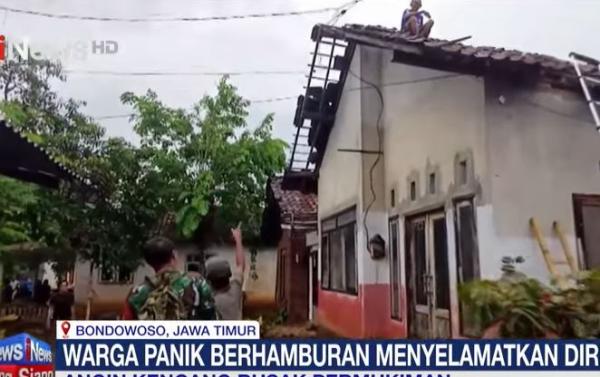 3 Desa di Bondowoso Porak-poranda Diterjang Angin Puting Beliung, Puluhan Rumah Rusak