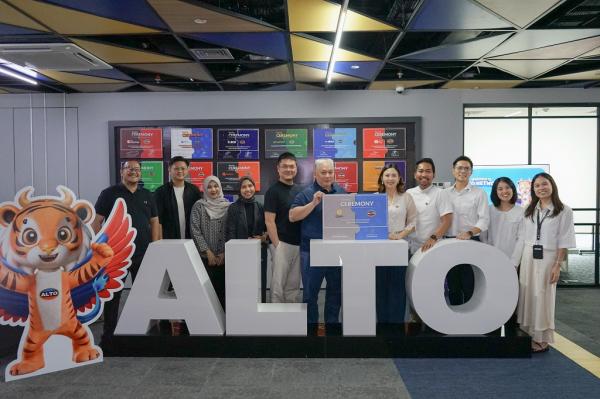 ALTO Network 1 Signing Ceremony CEO ALTO Network, Gretel Griselda beserta tim dengan President Director Qoin Digital Indonesia beserta tim di kantor ALTO Network. (Foto: ALTO Network)