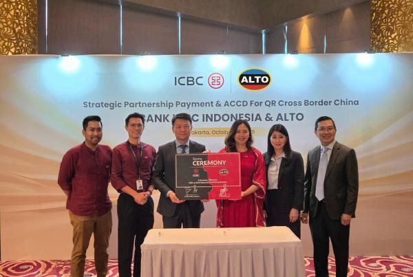 ALTO Network 3 Signing Ceremony CEO ALTO Network, Gretel Griselda beserta tim dengan Mr. Chen Yong selaku President Director Bank ICBC Indonesia beserta jajaran direksi. (Foto: ALTO Network)