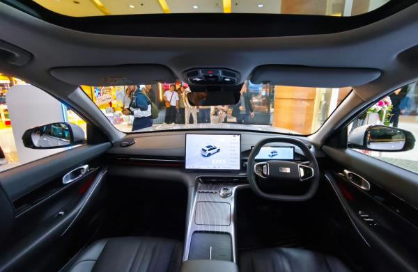 Interior Geely Starray EM-i Interior Geely Starray EM-i. (Foto: Dani M Dahwilani)