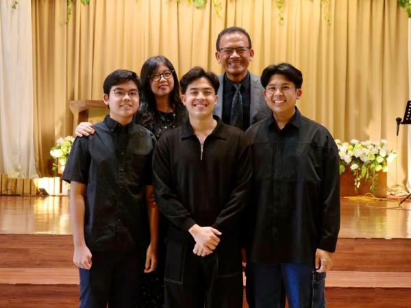 Ayah Jerome Polin meninggal dunia. (Foto: Instagram)